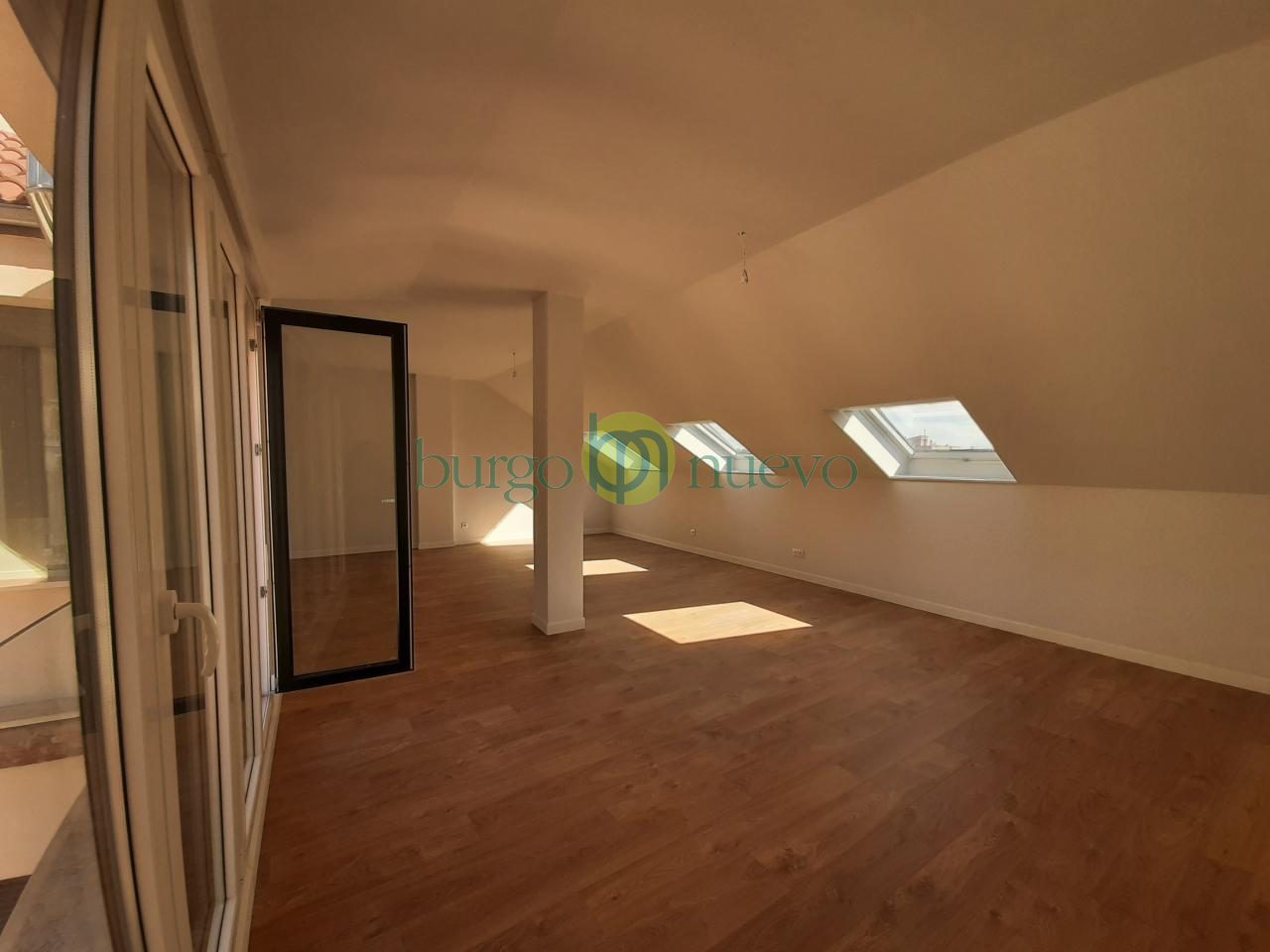 ESPECTACULAR VIVIENDA A ESTRENAR, A LOS PIES DE LA CATEDRAL - Foto 11
