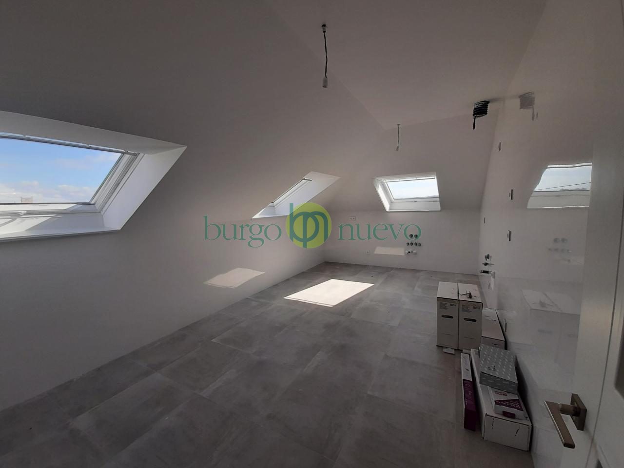 ESPECTACULAR VIVIENDA A ESTRENAR, A LOS PIES DE LA CATEDRAL