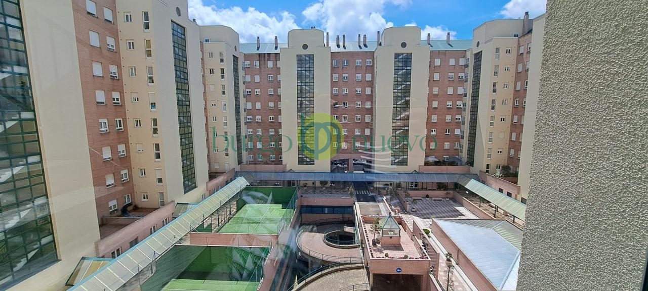 ESTUPENDA VIVIENDA JUNTO AL CORTE INGLES, CON VISTAS AL PARQUE DEL TREN