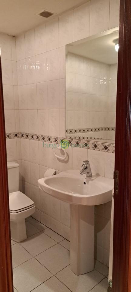 ESTUPENDA VIVIENDA JUNTO AL CORTE INGLES, CON VISTAS AL PARQUE DEL TREN - Foto 12
