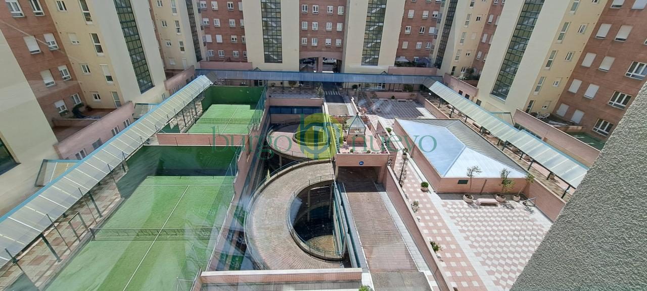 ESTUPENDA VIVIENDA JUNTO AL CORTE INGLES, CON VISTAS AL PARQUE DEL TREN - Foto 2