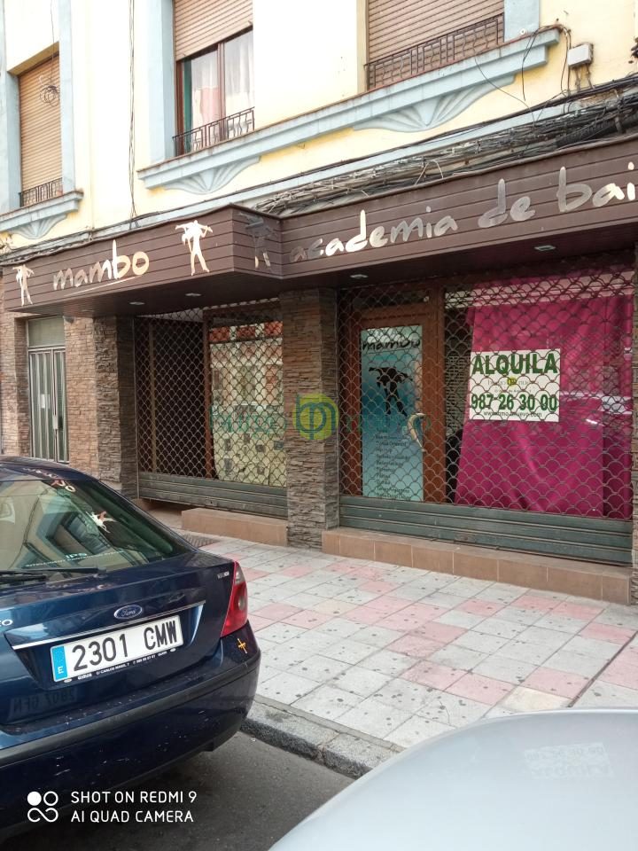 LOCAL COMERCIAL DE 25O M2 ZONA PICARA JUSTINA. MUY INTERESANTE!!! - Foto 2