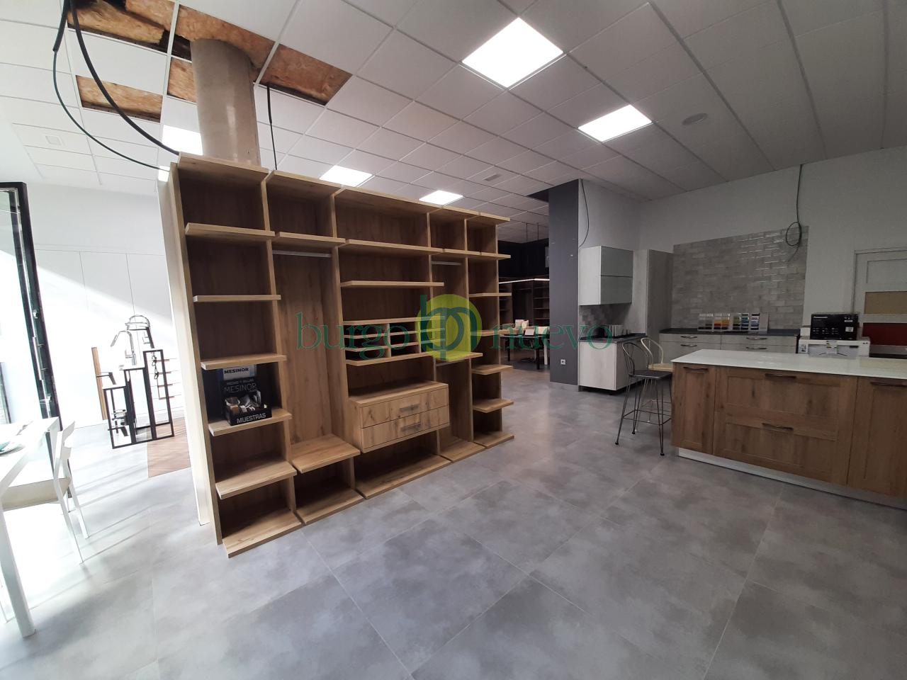 LOCAL ACONDICIONADO JUNTO AL CORTE INGLES