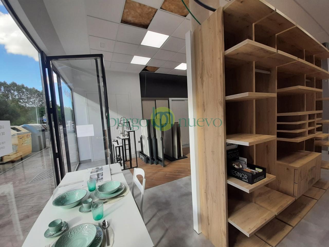 LOCAL ACONDICIONADO JUNTO AL CORTE INGLES