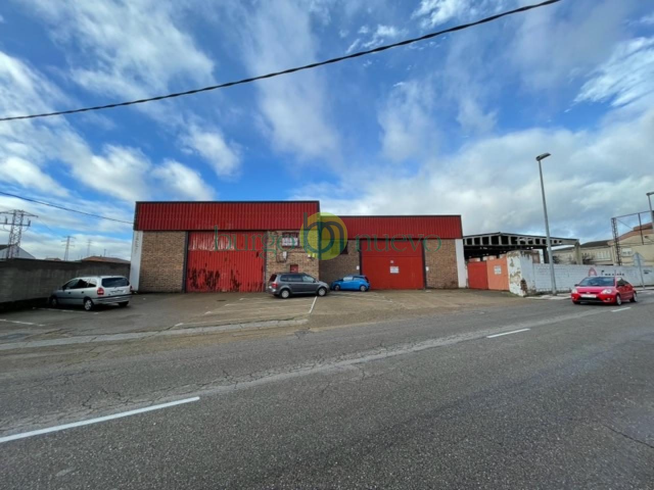 NAVES INDUSTRIALES EN  TROBAJO DEL CAMINO, CON 5.000 M2 DE SUELO URBANO