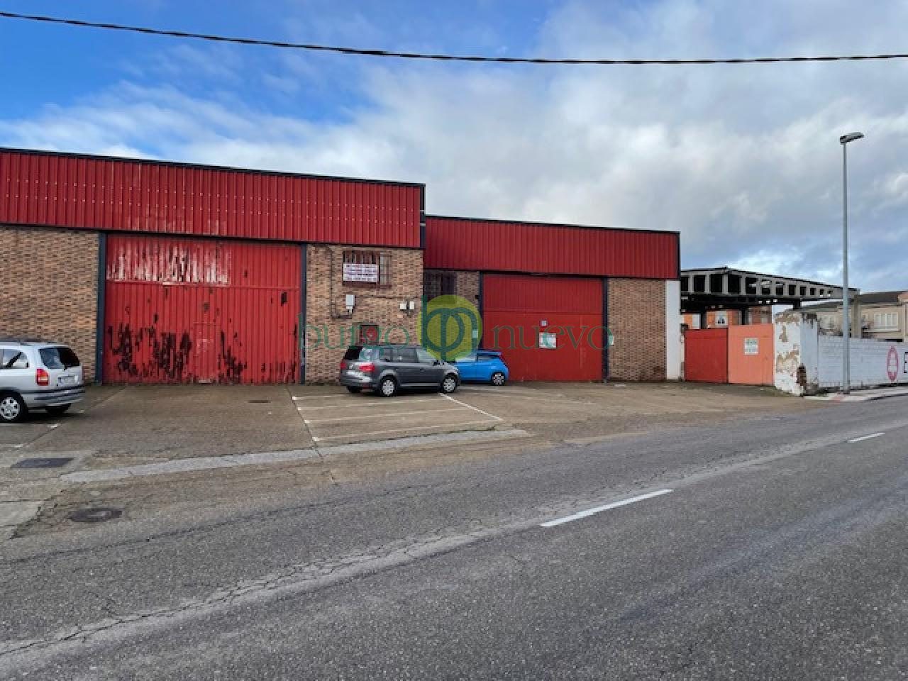 NAVES INDUSTRIALES EN  TROBAJO DEL CAMINO, CON 5.000 M2 DE SUELO URBANO