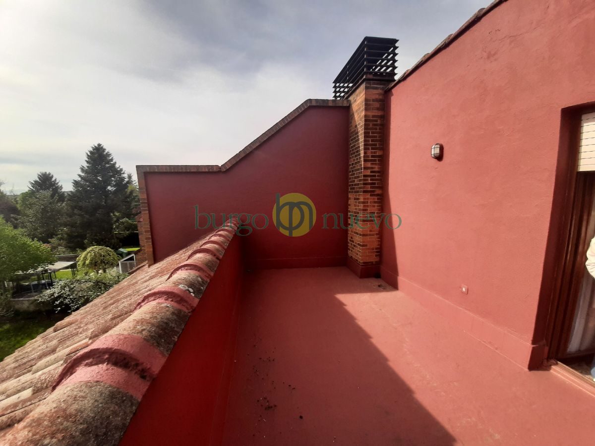 Pareado a escasos minutos del centro de León - Foto 31