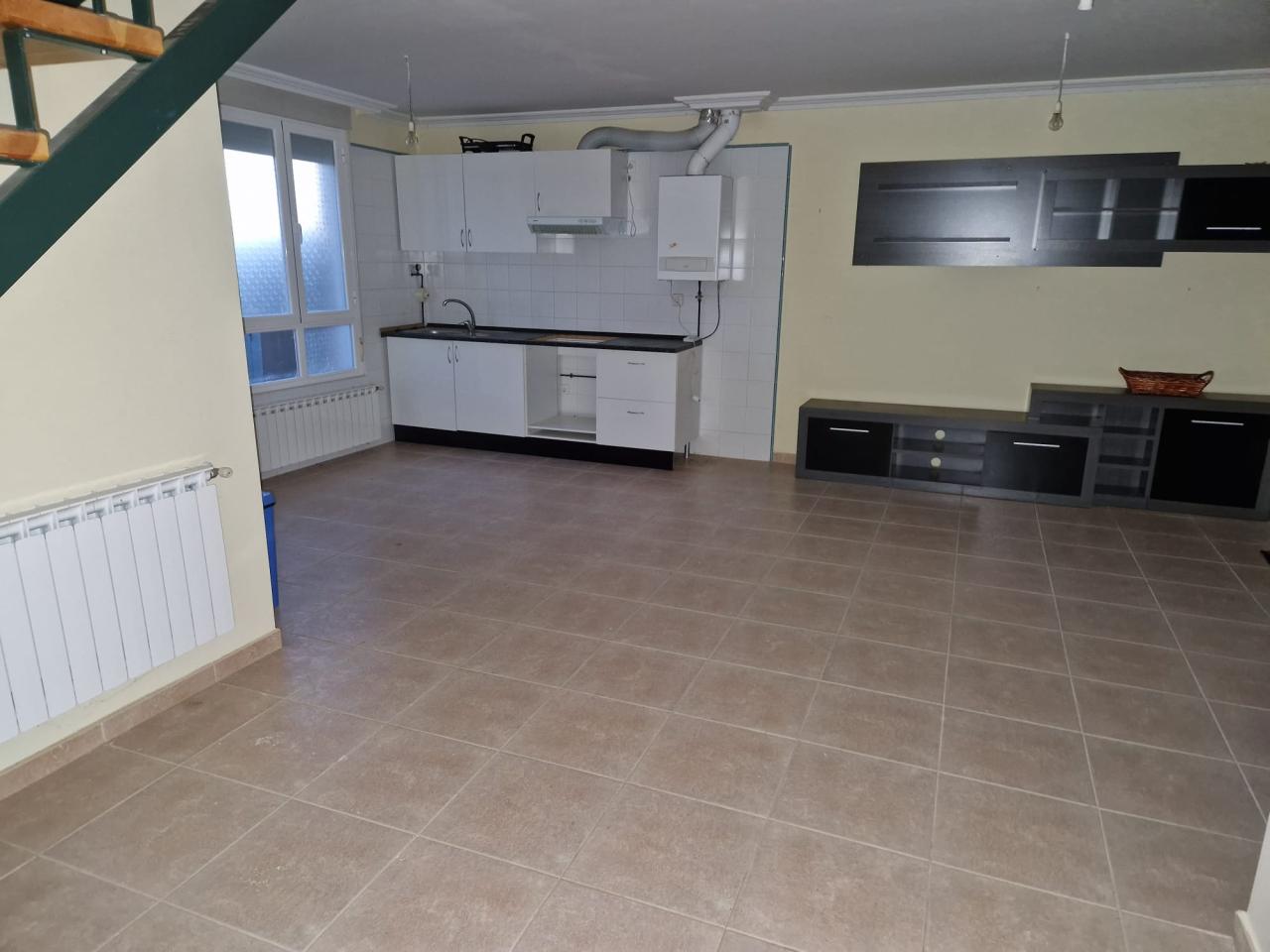 VENTA DE UNA CASA EN ALIJA DEL INFANTADO (LEON)