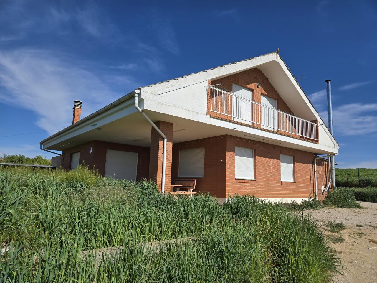 VENTA DE CASA EN VILLARES DE ORBIGO