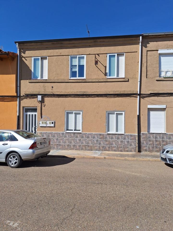 VENTA DE CASA EN LA BAÑEZA