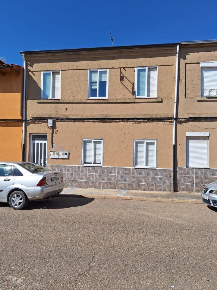 VENTA DE CASA EN LA BAÑEZA