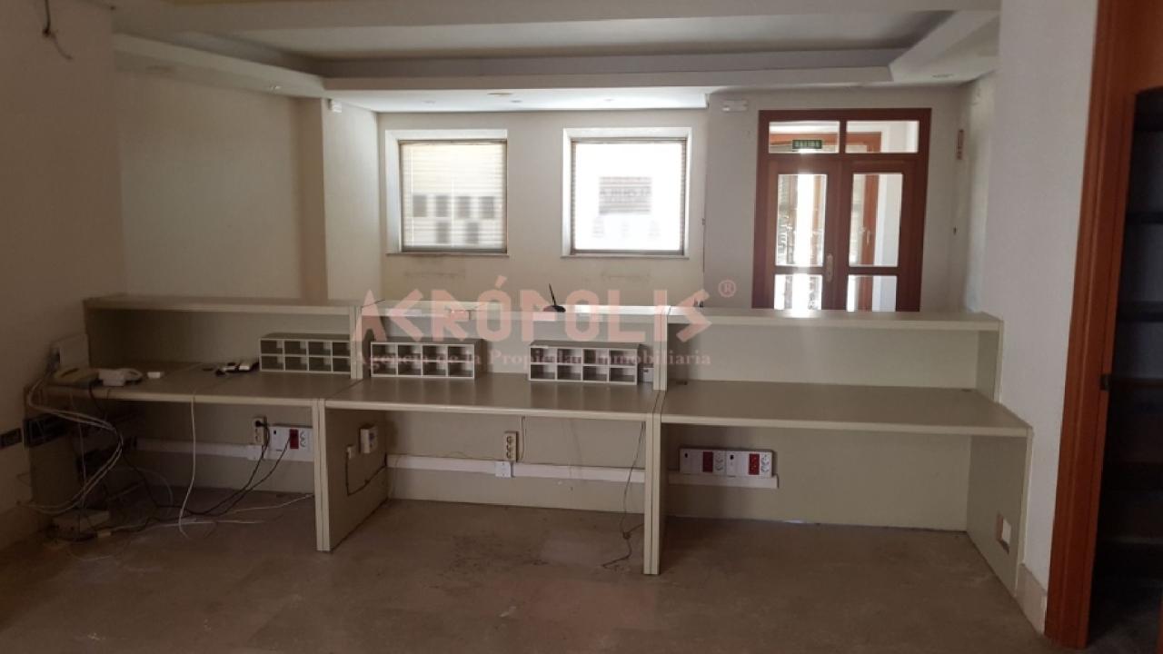 VENTA DE LOCAL EN VILLARDECIERVOS