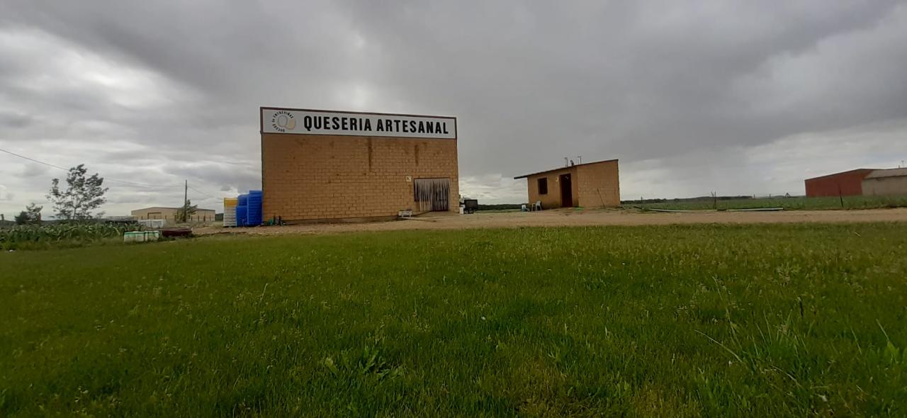 VENTA DE LOCAL EN SAN CRISTOBAL DE ENTREVIÑAS