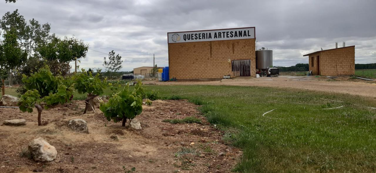 VENTA DE LOCAL EN SAN CRISTOBAL DE ENTREVIÑAS