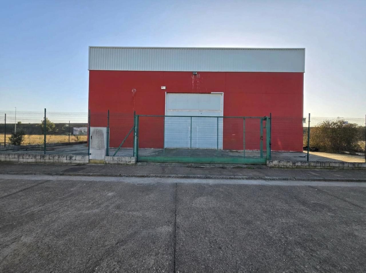 VENTA DE NAVE EN VALDERREY, LEON