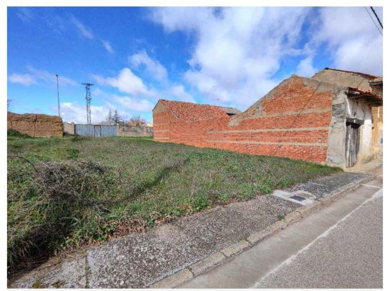 VENTA DE SOLAR EN CHOZAS DE ABAJO