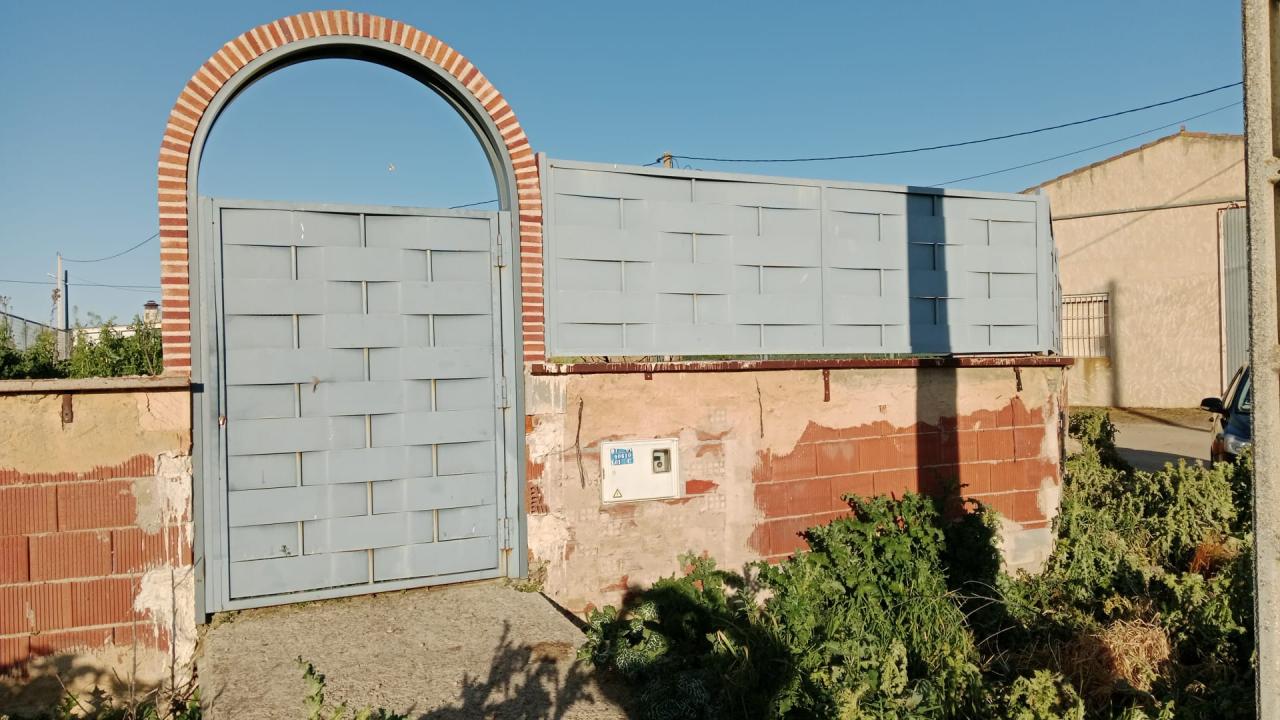 VENTA DE SOLAR EN CERECINOS DE CAMPOS