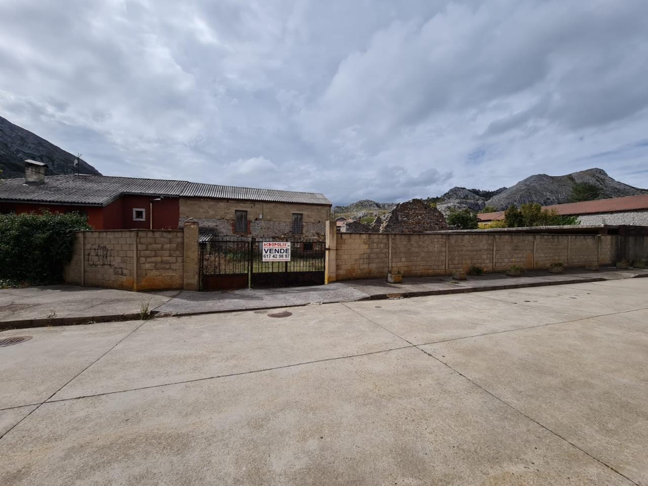 VENTA DE SOLAR EN PUEBLA DE LILLO (LEON) <body><p style="color:#FF0000";>VENDIDO</p></body>