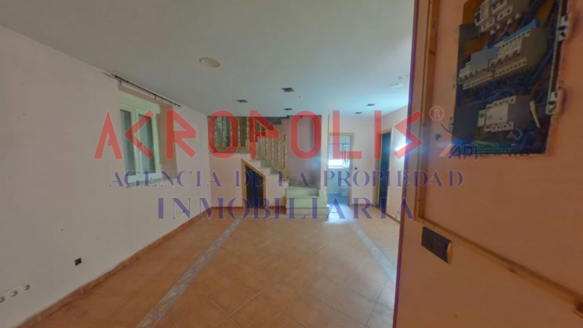 VENTA DE CASA CON PARCELA EN LA POLA DE GORDÓN, LEÓN